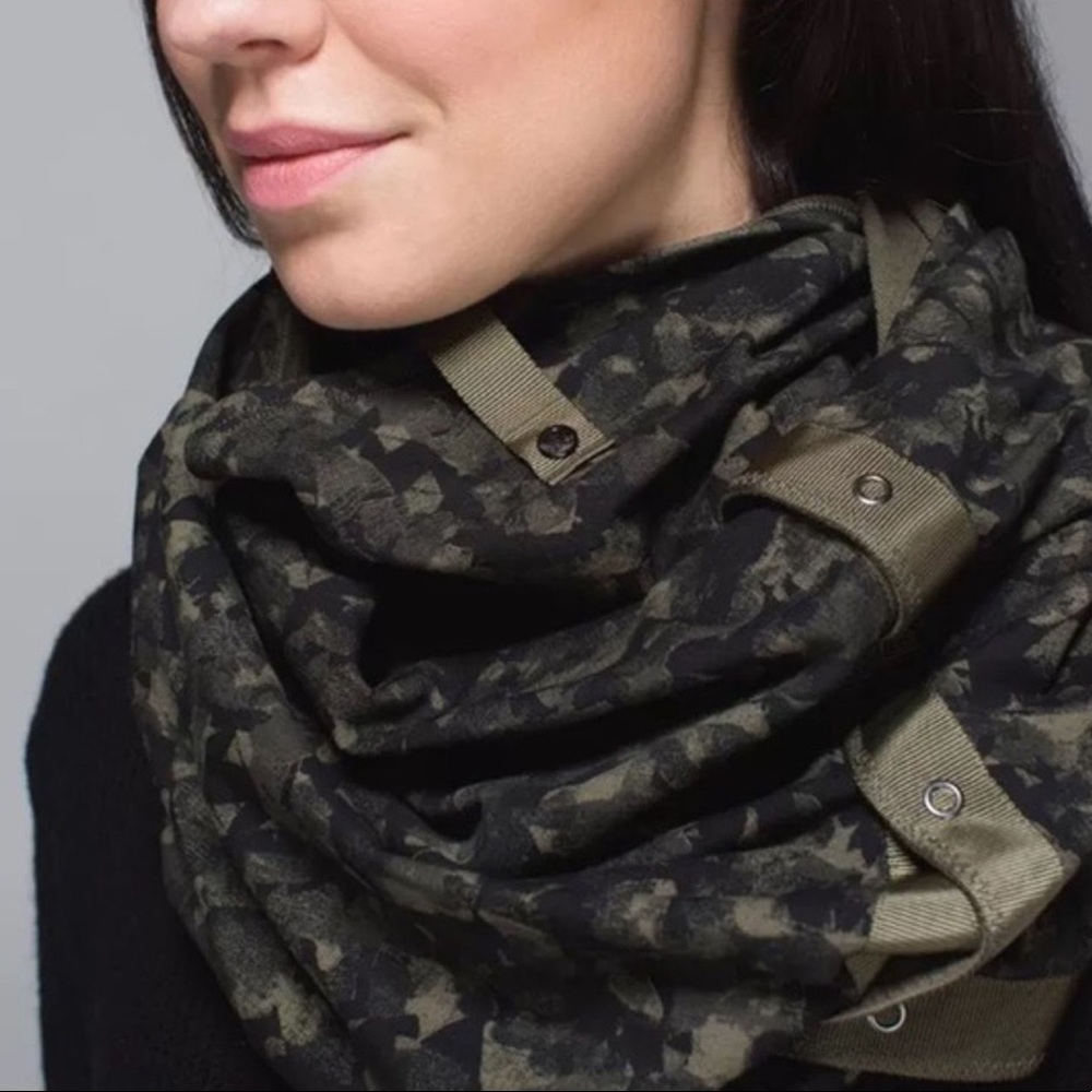Lulu Lemon Vinyasa Scarf